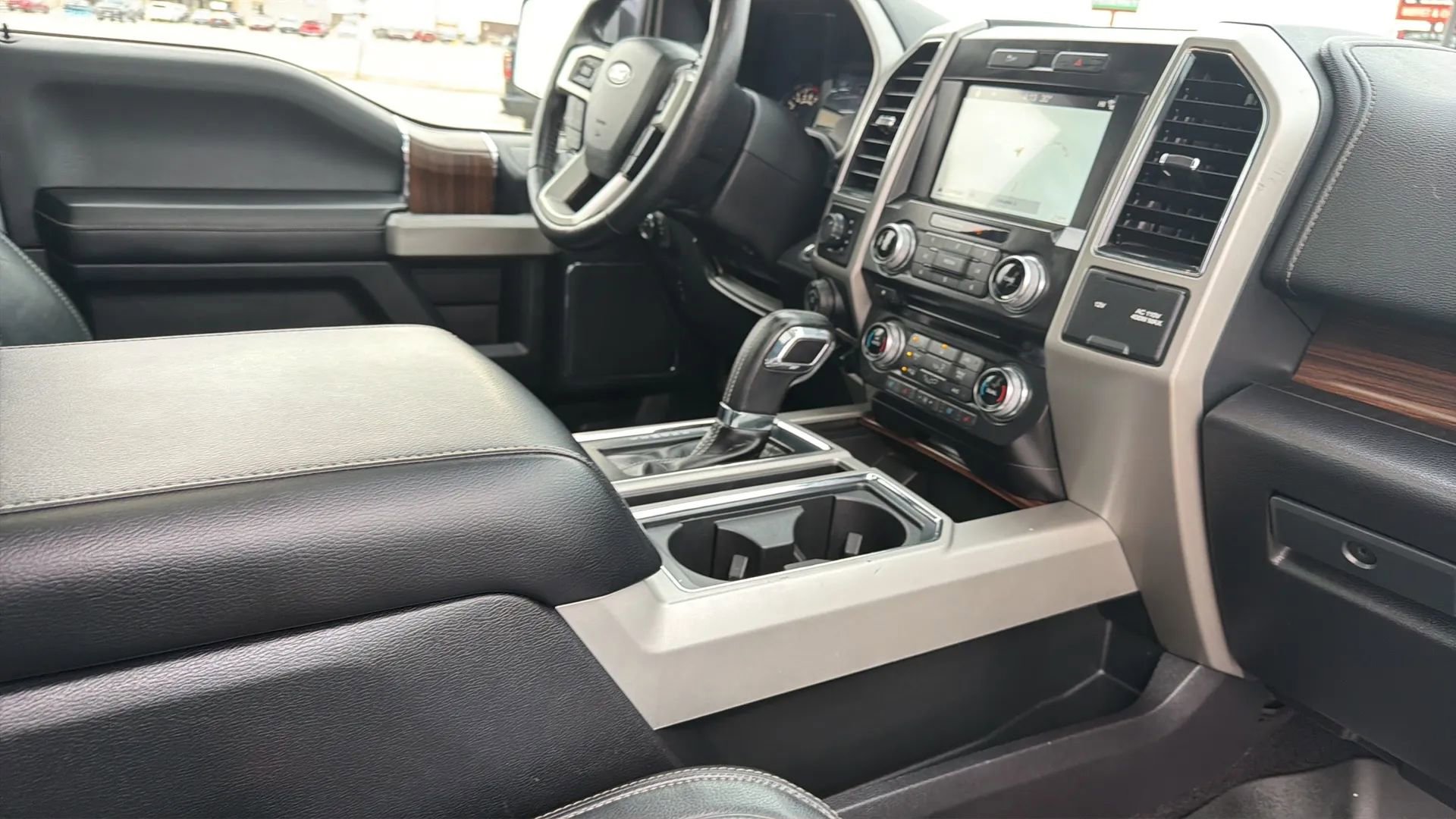 Used 2017 Ford F150 Lariat w/ Equipment Group 502A Luxury image 84