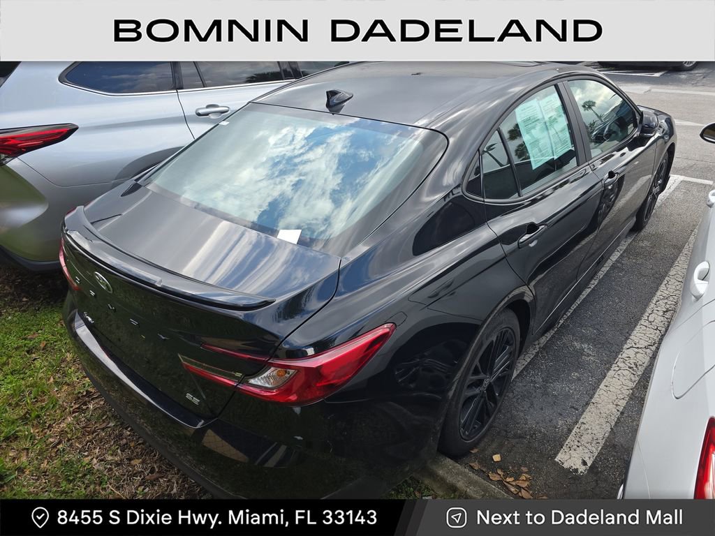 Used 2025 Toyota Camry LE image 4