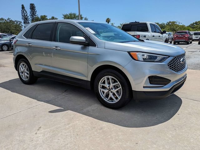 Used 2024 Ford Edge SEL AWD/4WD image 2