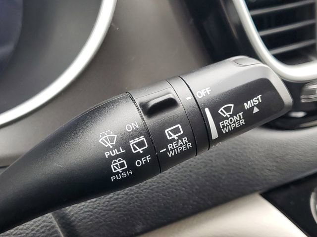 Used 2024 Chrysler Pacifica Touring-L FWD image 17