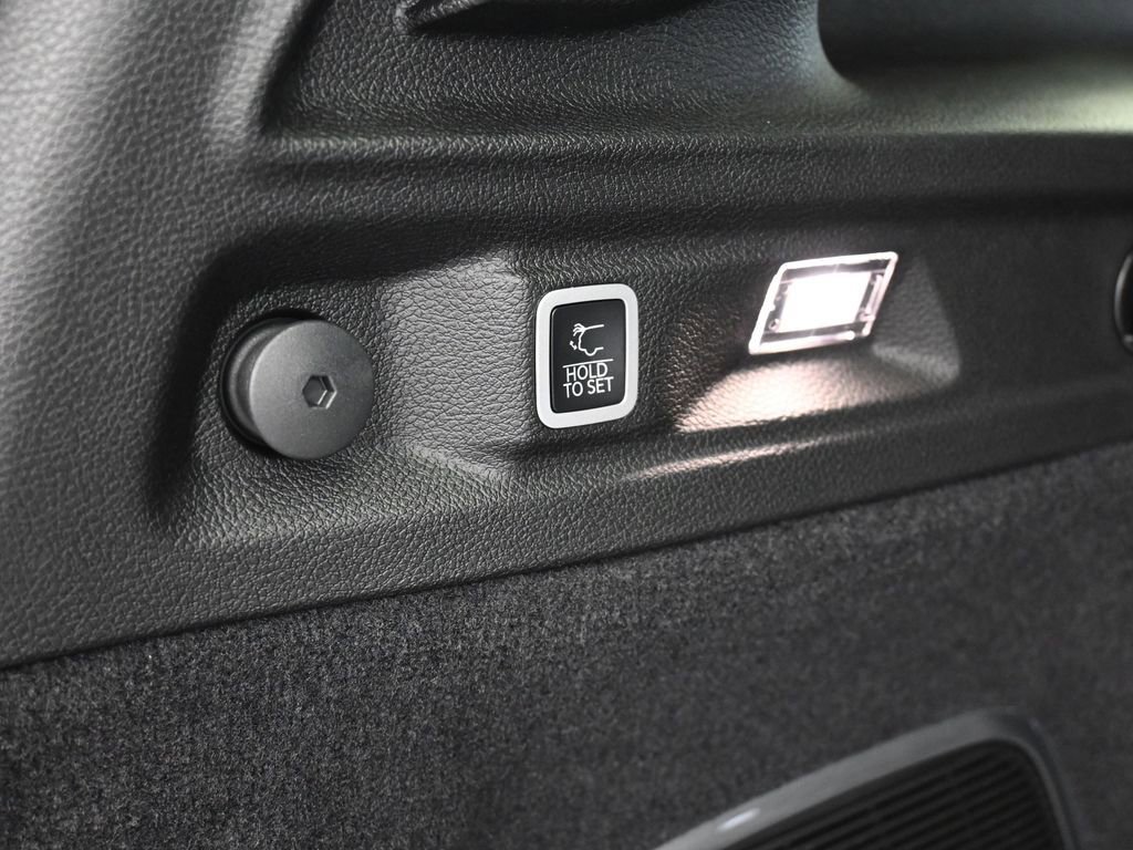 Used 2024 Jeep Grand Cherokee L Overland image 31