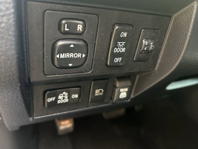 Used 2019 Toyota Tundra SR5 w/ SR5 Upgrade Package image 33