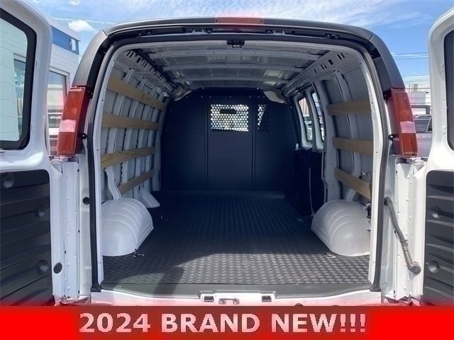 Used 2024 Chevrolet Express 2500 w/ Driver Convenience Package image 22