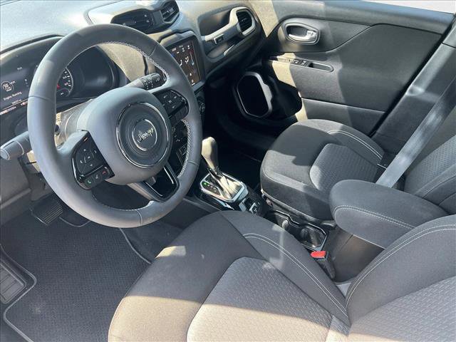 Used 2021 Jeep Renegade Latitude image 9