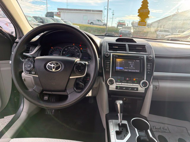 Used 2014 Toyota Camry LE FWD image 12