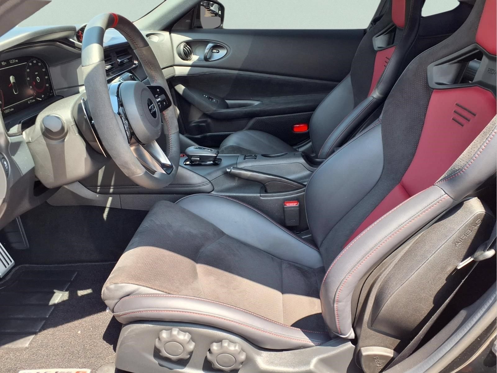 Certified 2024 Nissan Z Performance w/ Floor Mat Package RWD image 10