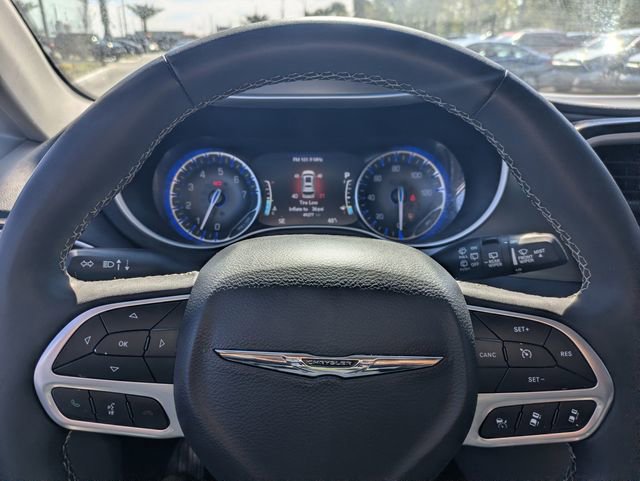 Used 2024 Chrysler Pacifica Touring-L image 29