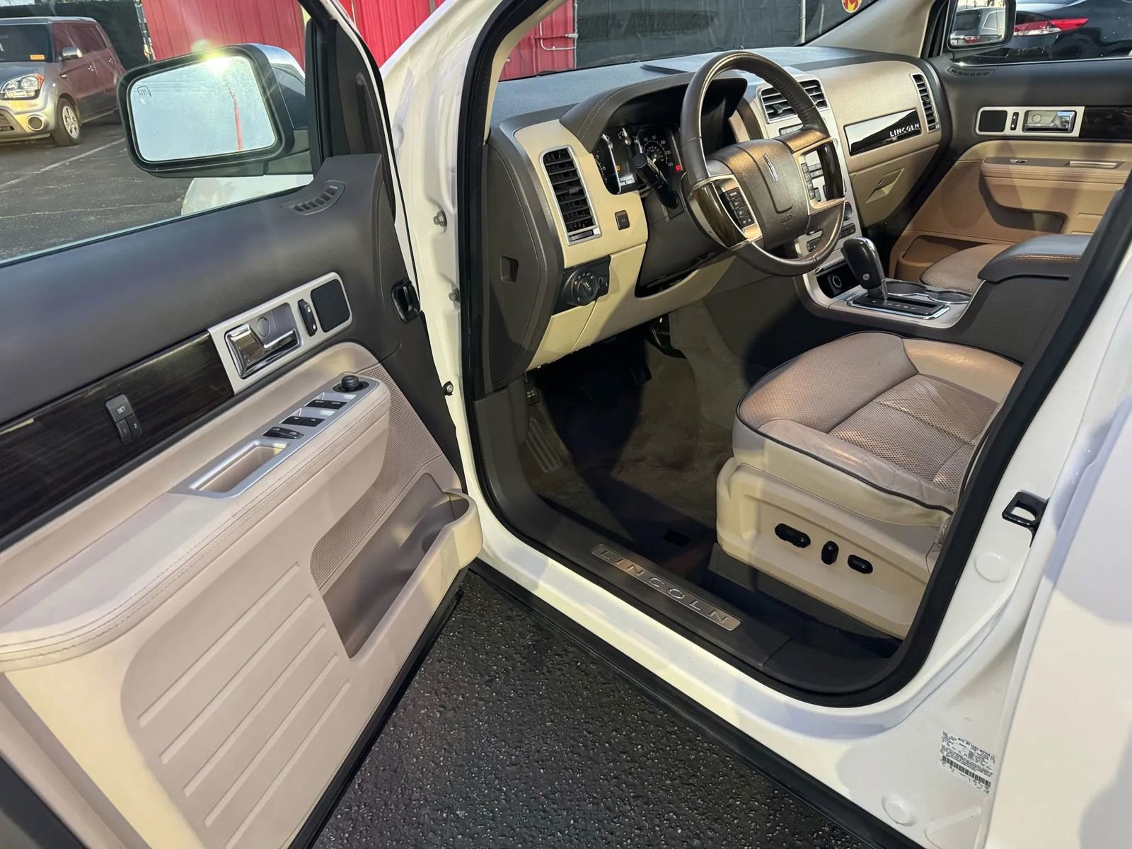 Used 2008 Lincoln MKX 2WD image 17