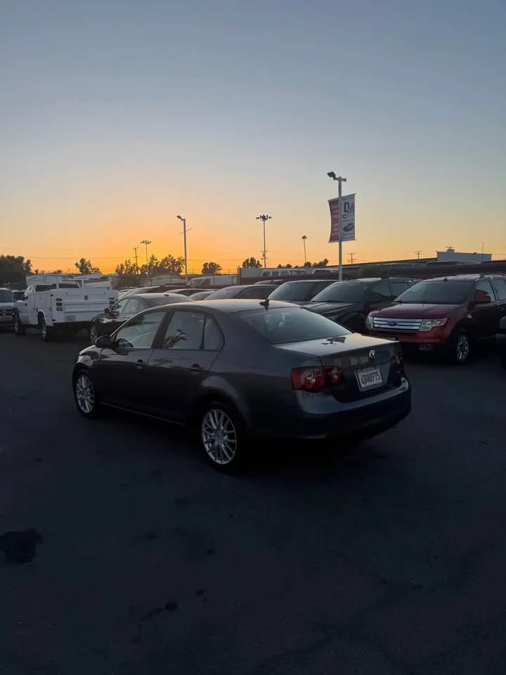 Used 2008 Volkswagen Jetta Wolfsburg Edition FWD image 5