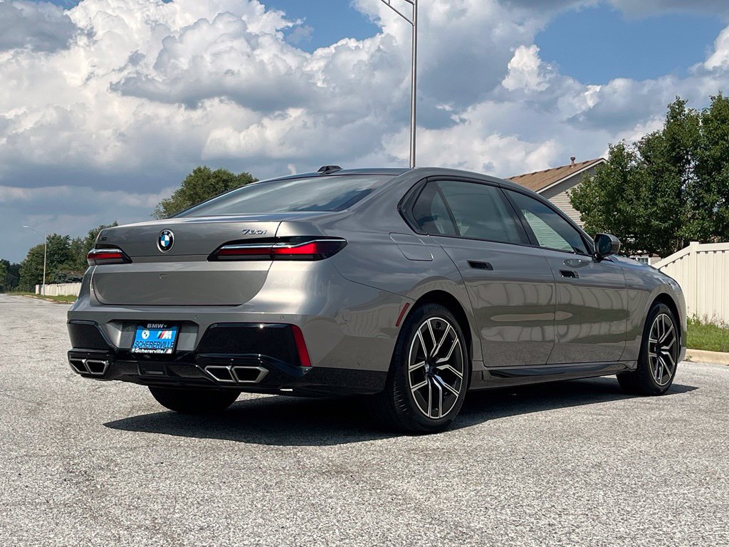 Used 2024 BMW 760i xDrive AWD/4WD image 9