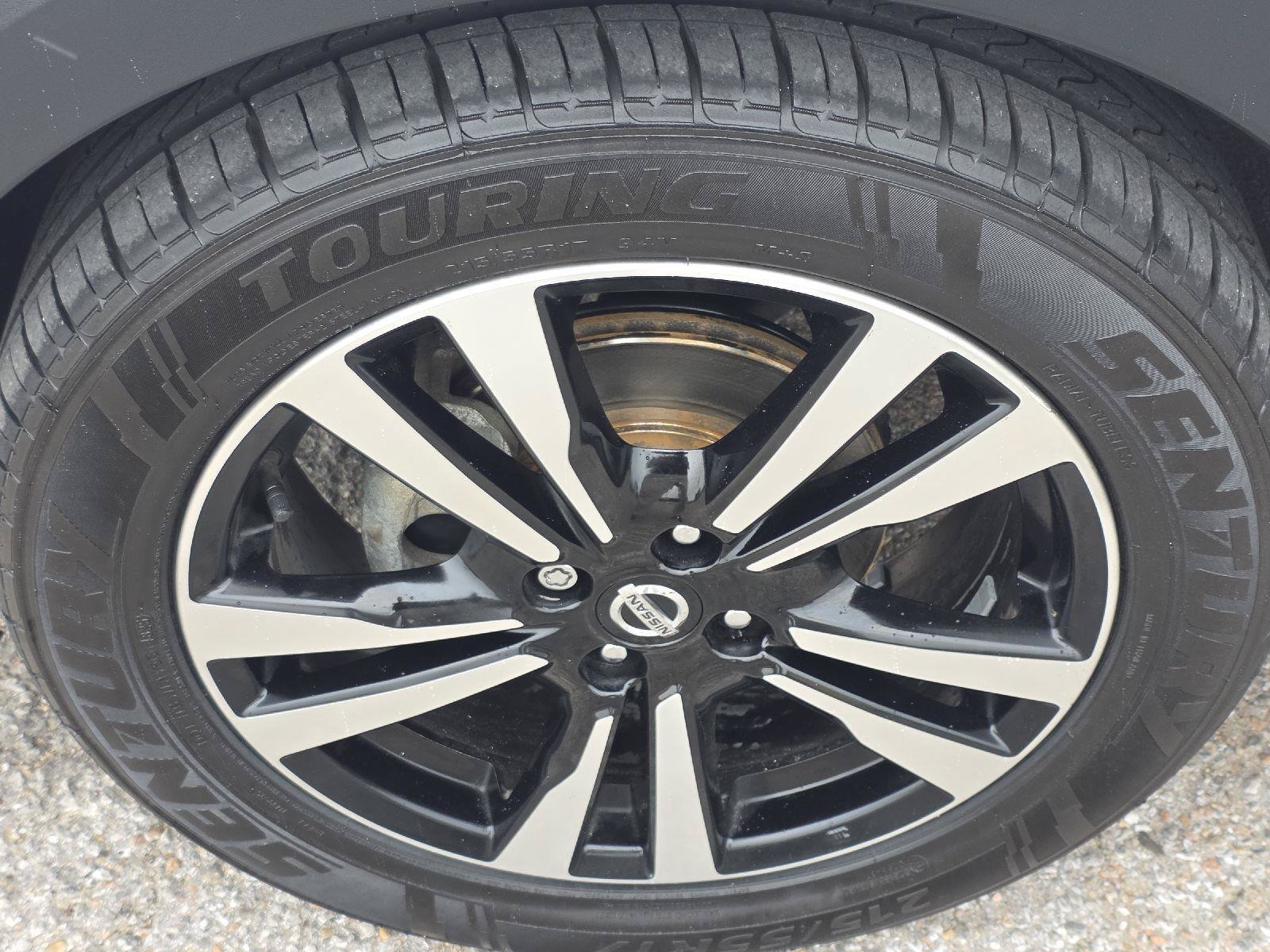 Used 2018 Nissan Kicks SV FWD image 37
