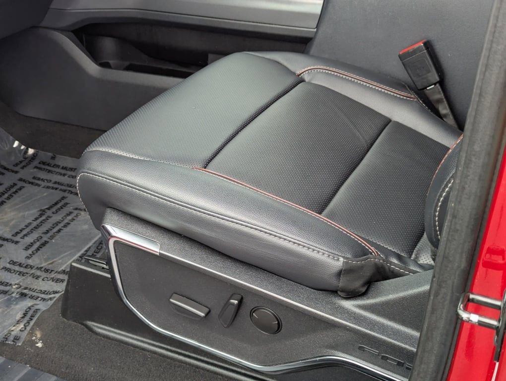 Used 2024 Ford F350 Lariat w/ Lariat Ultimate Package image 26