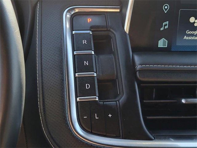 Used 2023 Chevrolet Suburban Premier image 25