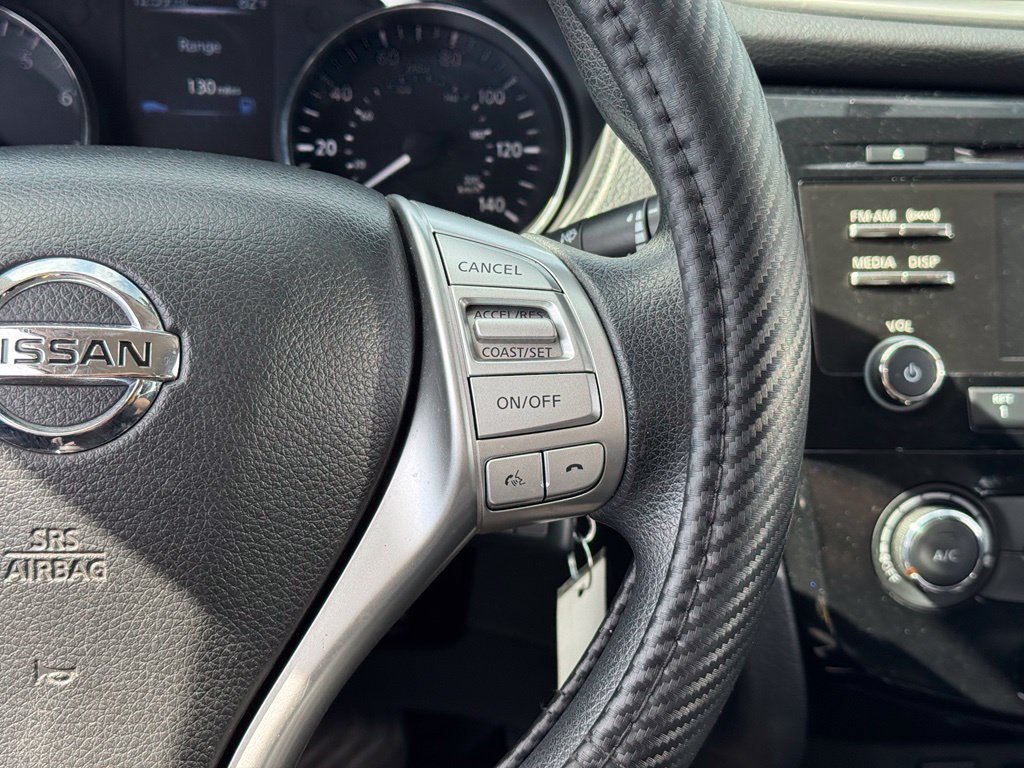 Used 2015 Nissan Rogue S AWD/4WD image 26