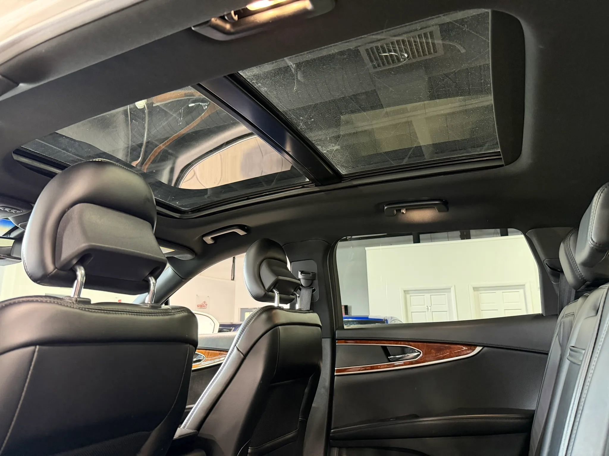 Used 2016 Lincoln MKX Reserve w/ Technology Package AWD/4WD image 25