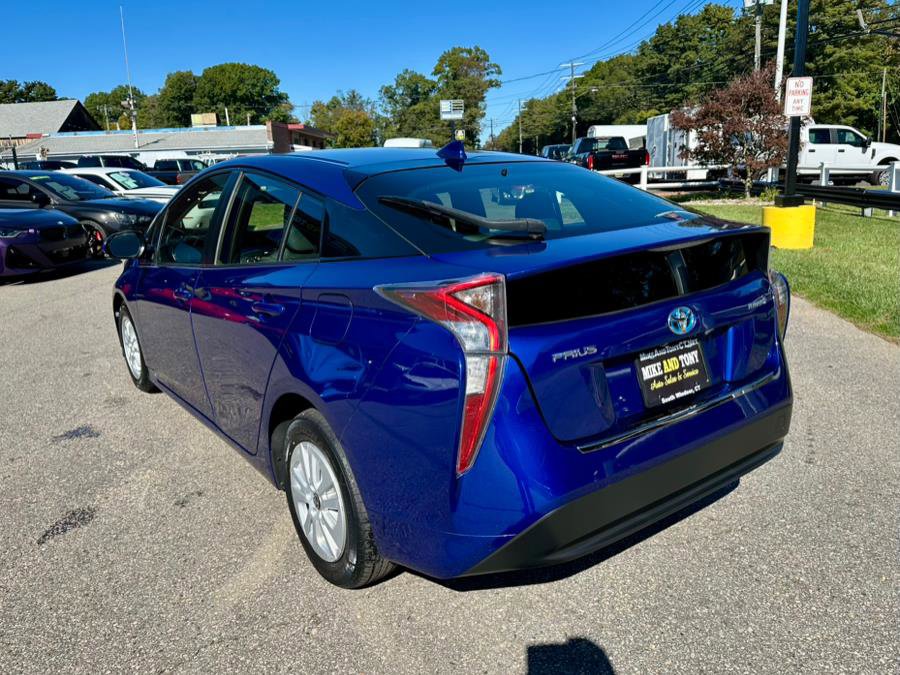 Used 2016 Toyota Prius Two image 7