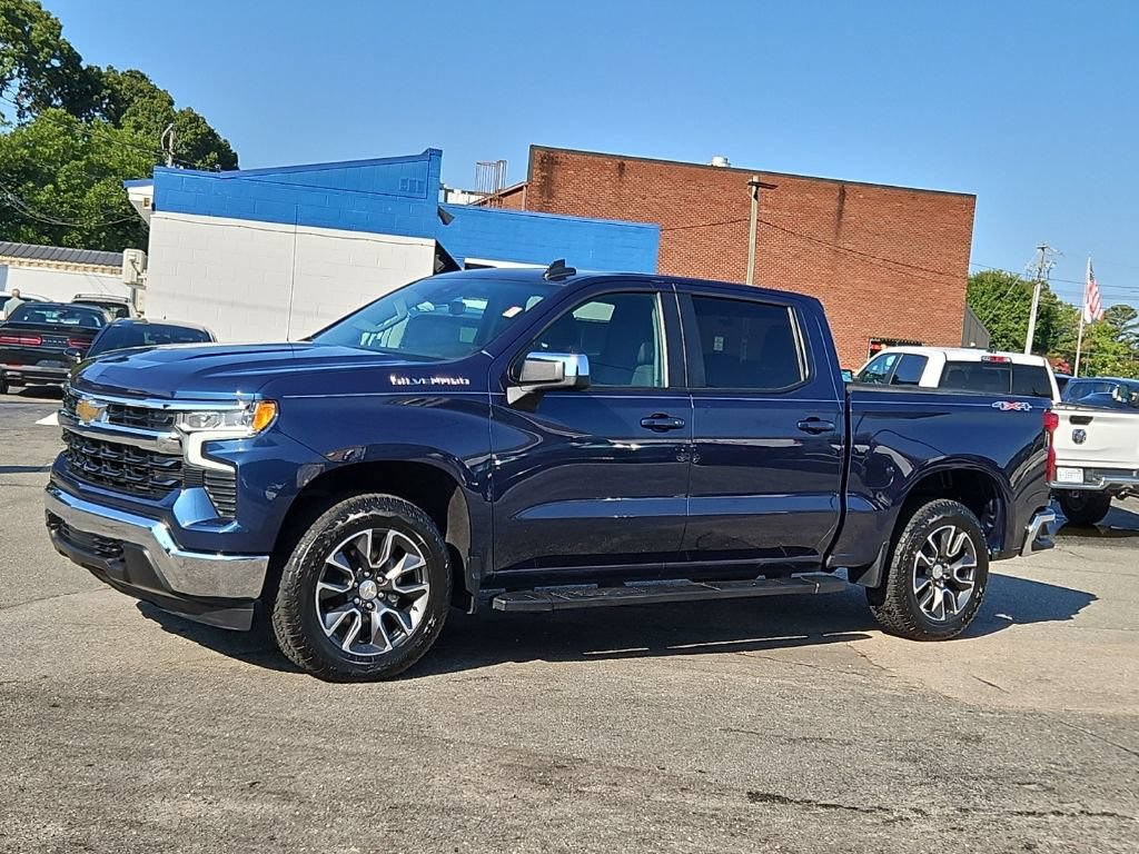 Used 2023 Chevrolet Silverado 1500 LT AWD/4WD image 3