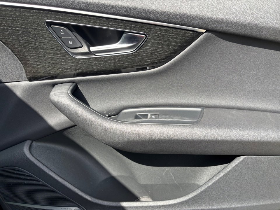 Used 2021 Audi Q7 3.0T Premium Plus image 31