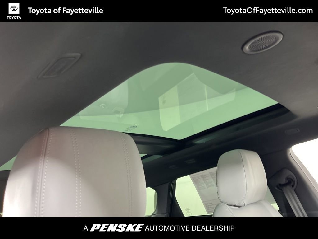 Used 2021 Land Rover Range Rover Evoque SE image 6