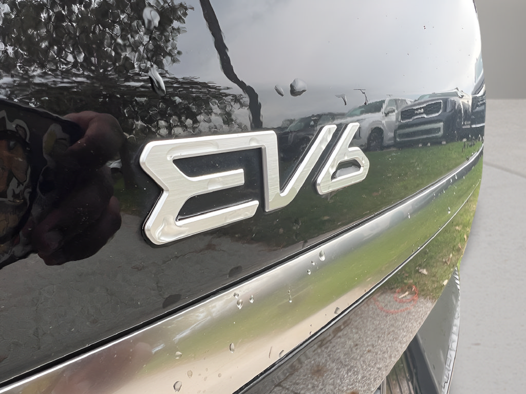 Used 2023 Kia EV6 Wind w/ Wind Technology Package AWD/4WD image 12