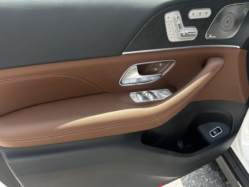New 2026 Mercedes-Benz GLS 450 4MATIC image 11