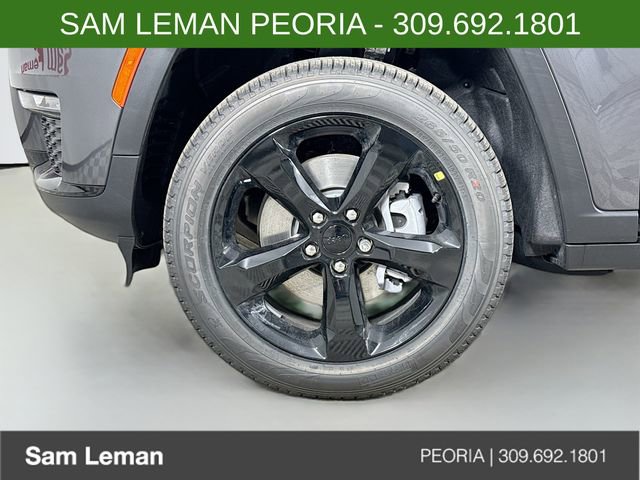 New 2025 Jeep Grand Cherokee L Limited w/ Black Appearance Package image 31