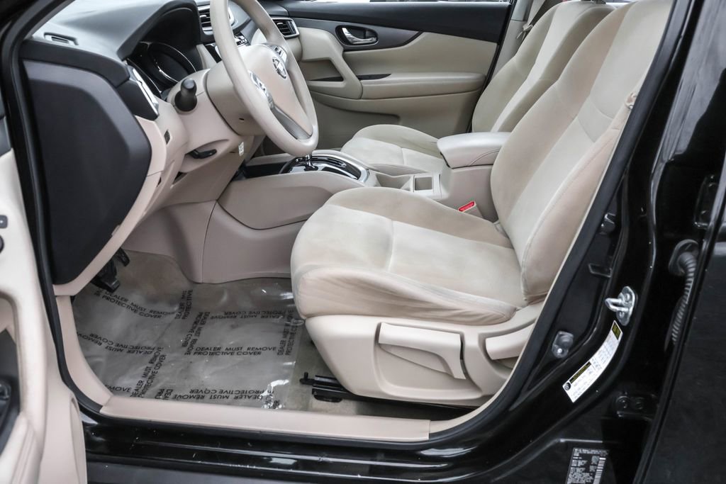 Used 2015 Nissan Rogue S image 16