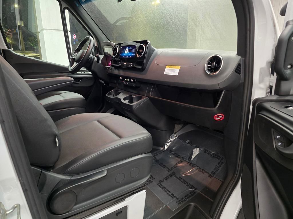 Used 2024 Mercedes-Benz Sprinter 3500 w/ Parking Package image 28
