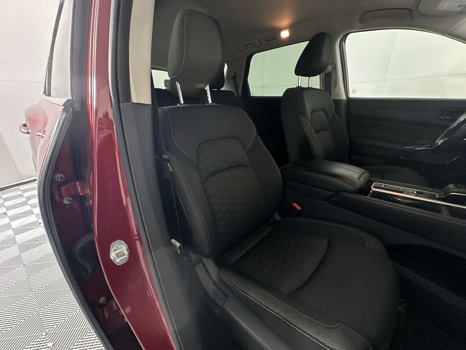 Certified 2024 Nissan Pathfinder SV FWD image 22