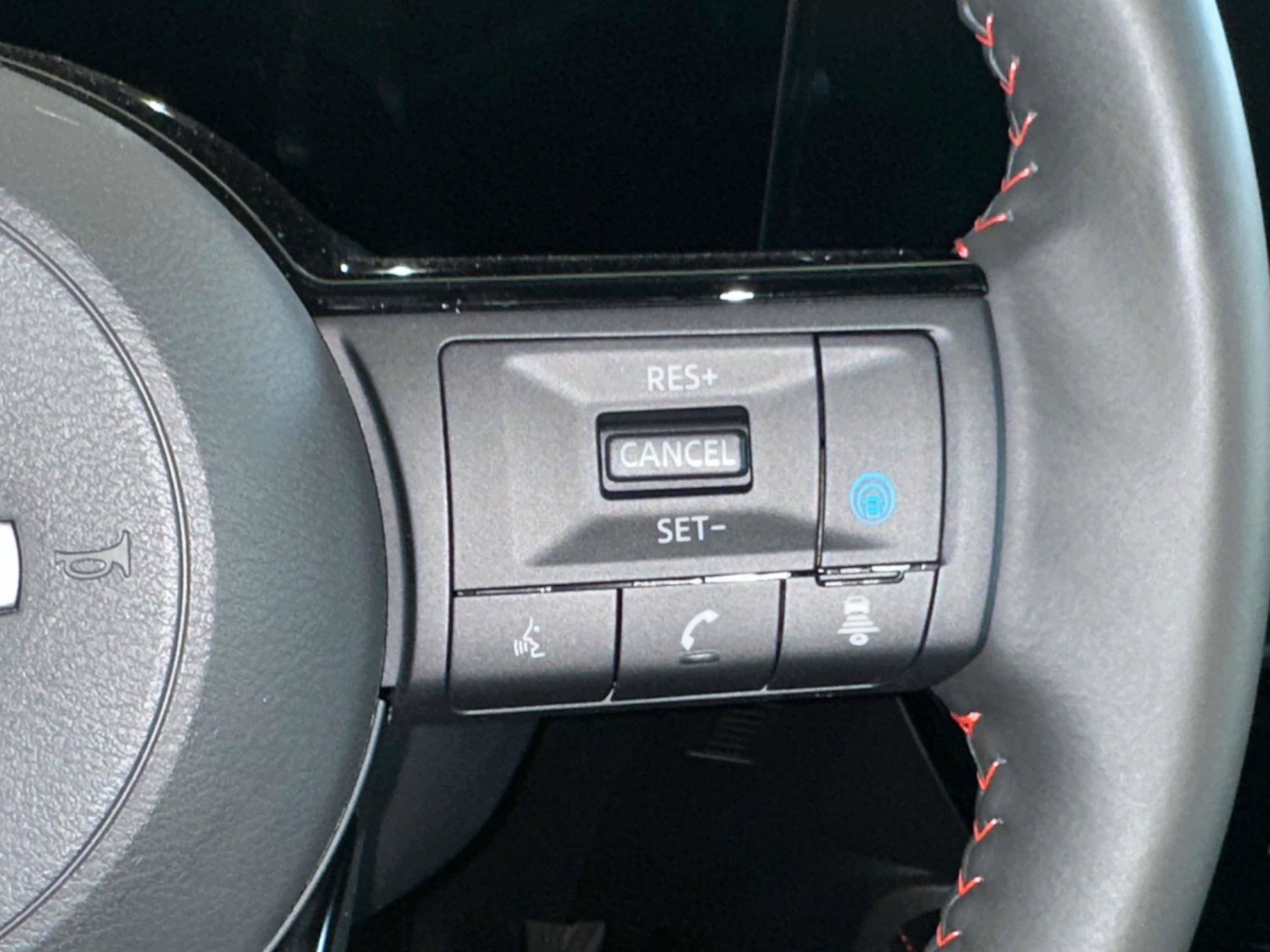 New 2025 Nissan Kicks SR AWD/4WD image 39