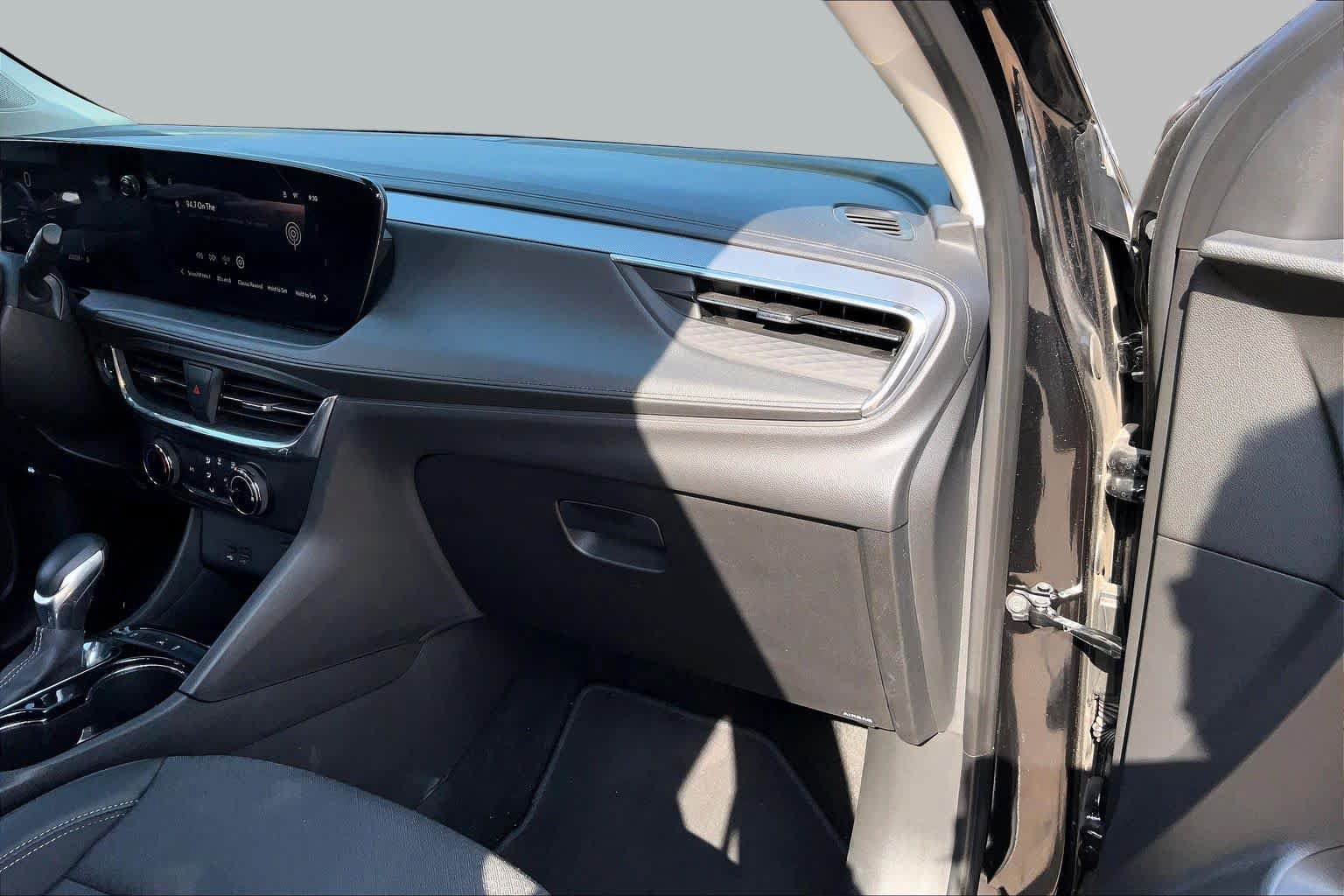 Used 2025 Buick Encore GX Preferred FWD image 16