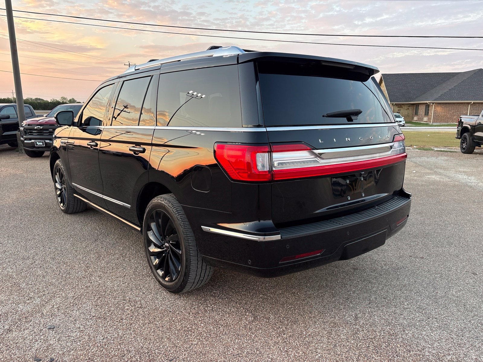 Used 2021 Lincoln Navigator Reserve AWD/4WD image 4