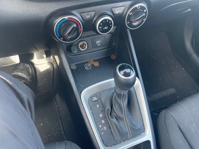 Used 2021 Hyundai Venue SE FWD image 21