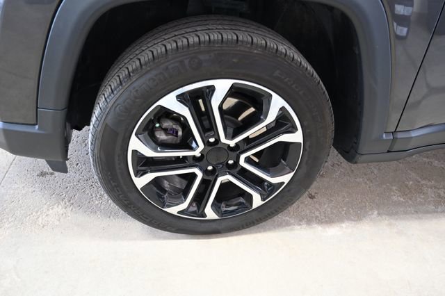 Used 2023 Jeep Compass Limited image 31