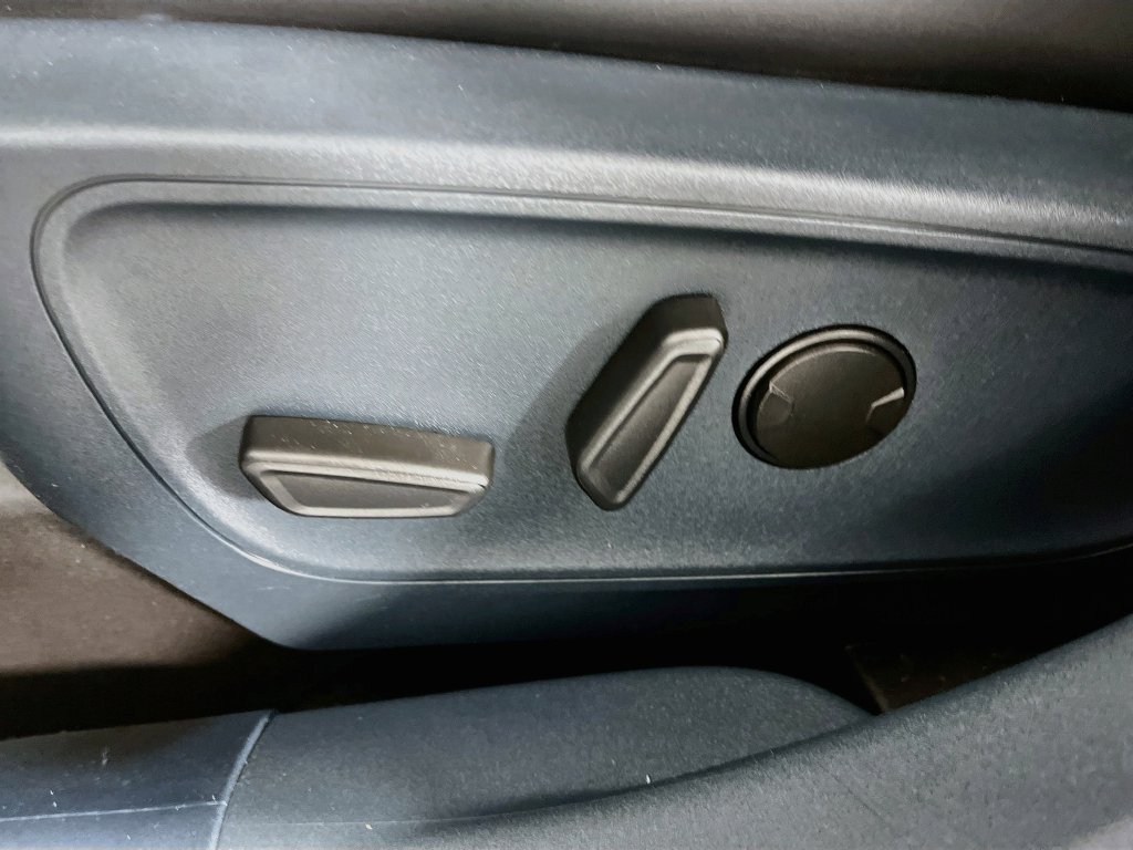 Used 2025 Ford Maverick Lobo AWD/4WD image 27