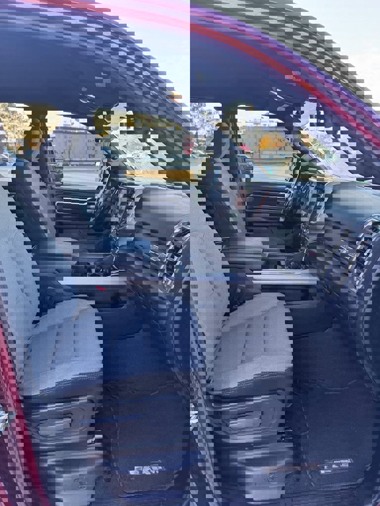 Used 2024 RAM 1500 Lone Star image 9