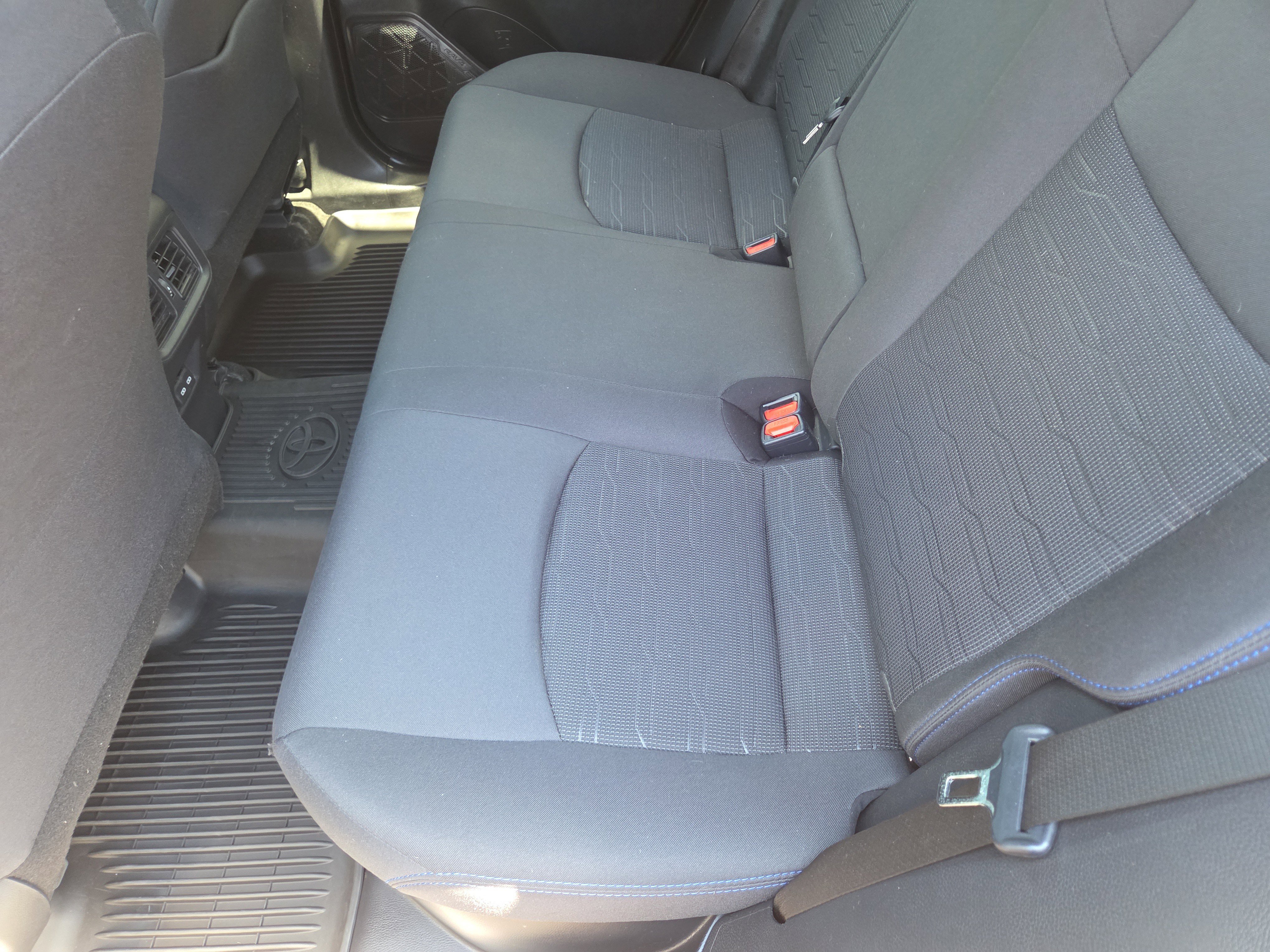 Certified 2022 Toyota RAV4 SE w/ Convenience Package AWD/4WD image 18