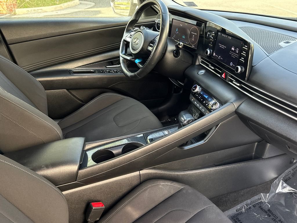 Used 2021 Hyundai Elantra SEL w/ Convenience Package FWD image 10