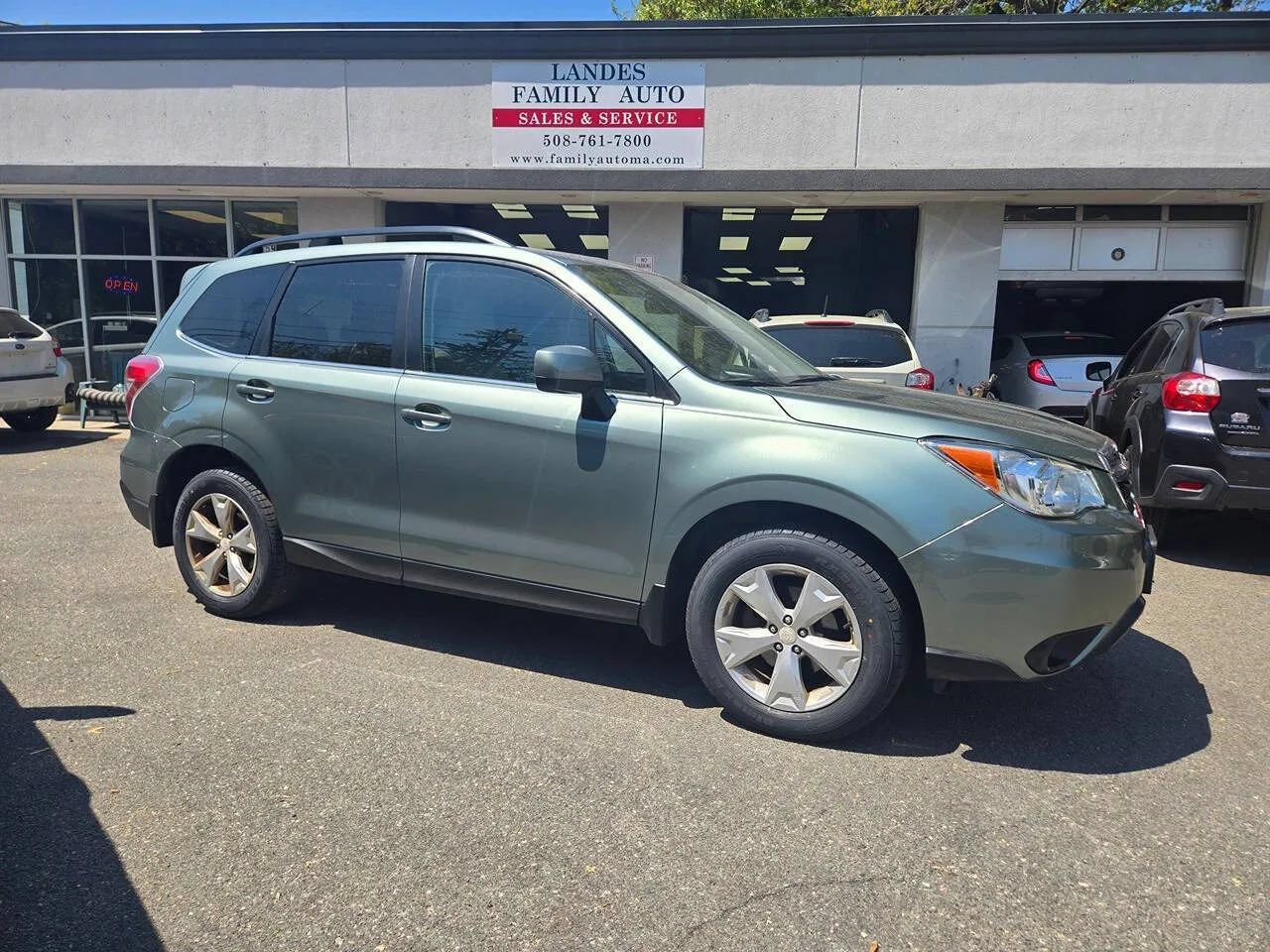 Used 2016 Subaru Forester 2.5i Limited AWD/4WD image 9