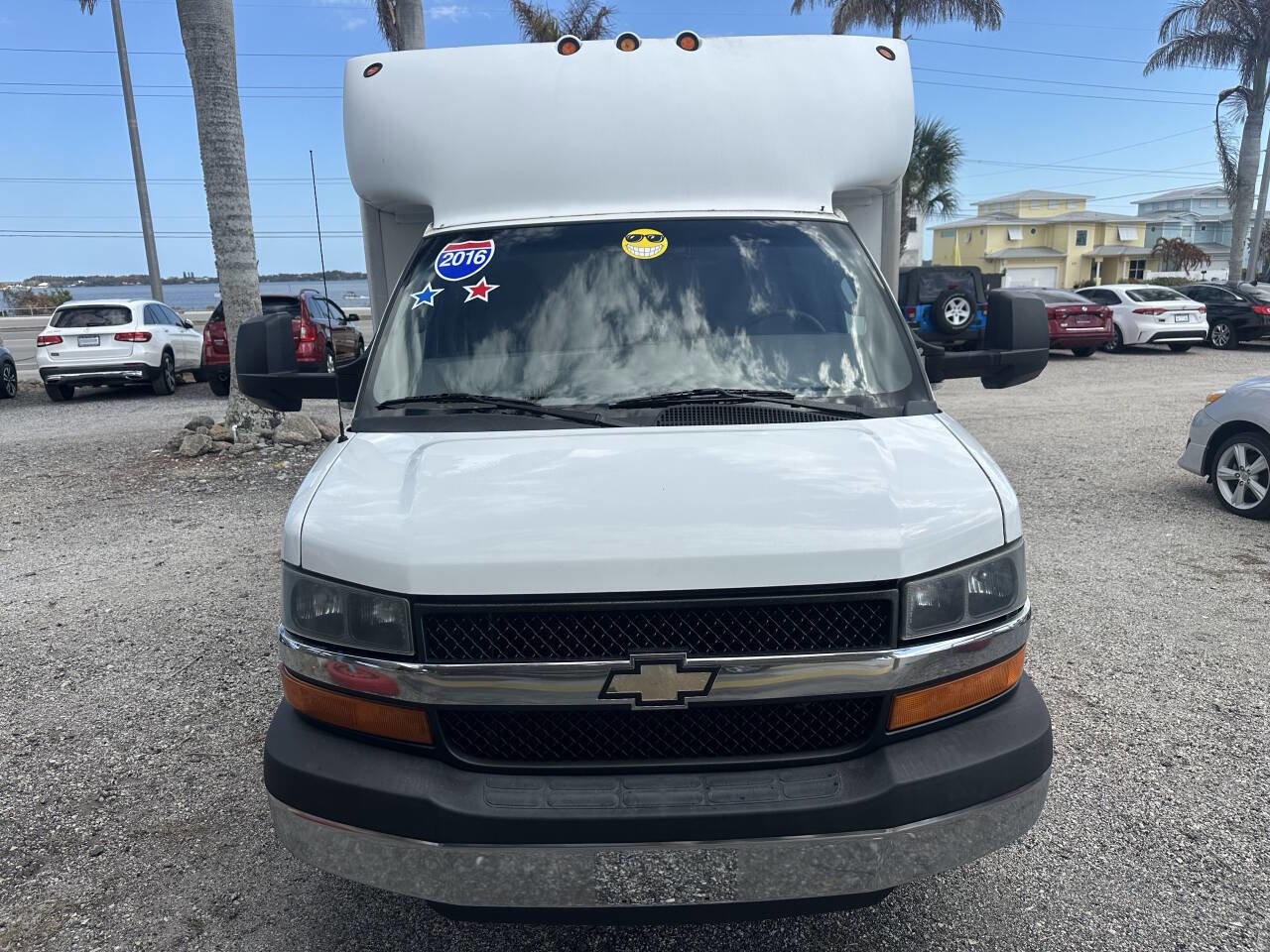 Used 2016 Chevrolet Express 4500 w/ Chrome Appearance Package RWD image 16