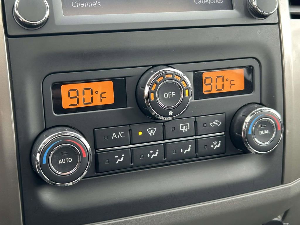 Used 2013 Nissan Frontier SL w/ Moonroof Pkg image 22