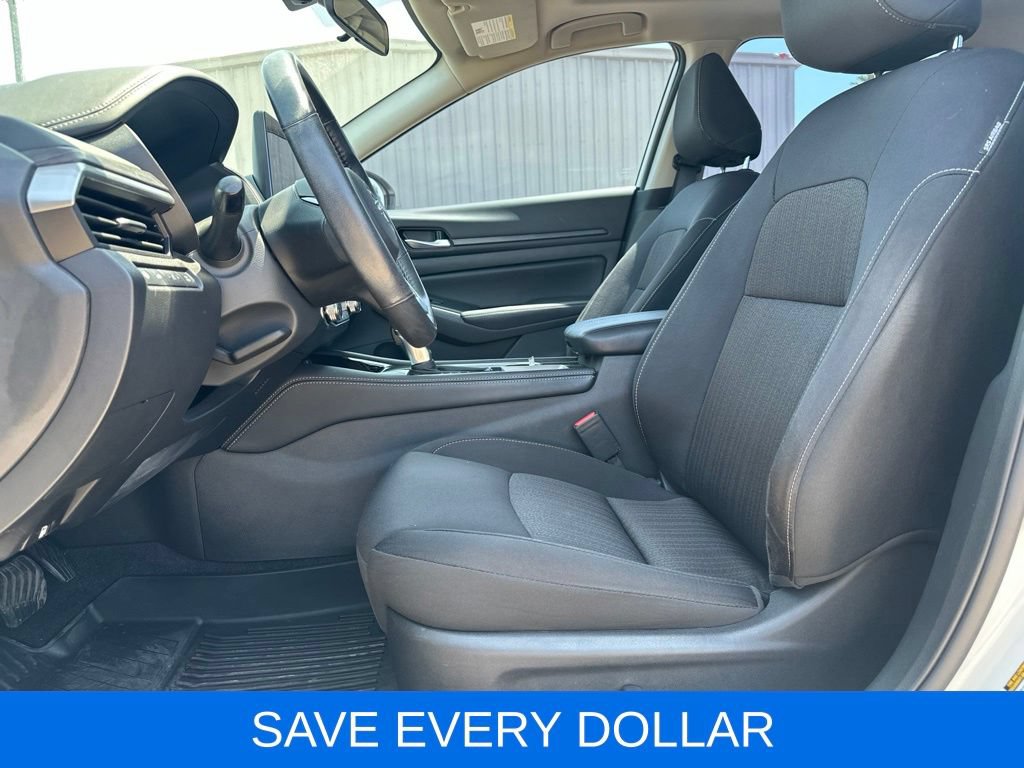 Used 2024 Nissan Altima 2.5 SV w/ SV Premium Package FWD image 9