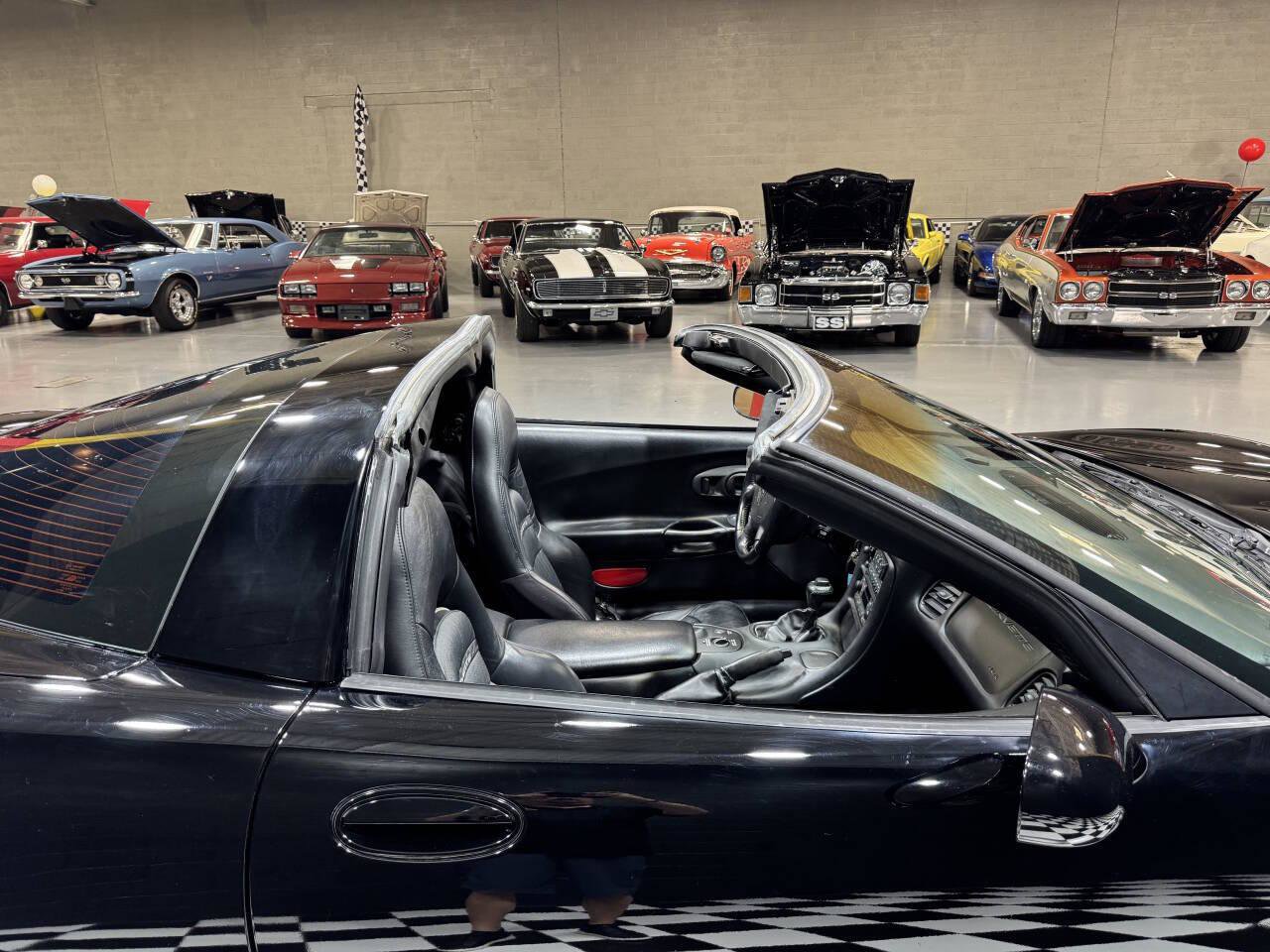 Used 2004 Chevrolet Corvette Coupe w/ Roof Package image 13