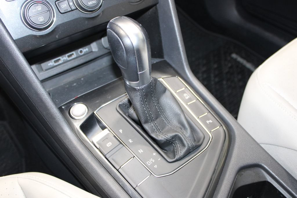 Used 2019 Volkswagen Tiguan SEL FWD image 42