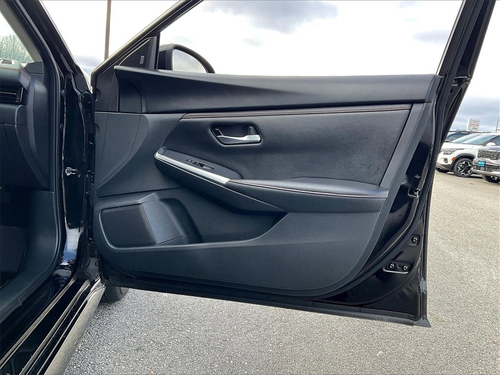 Used 2023 Nissan Sentra SR w/ Midnight Edition Package image 11