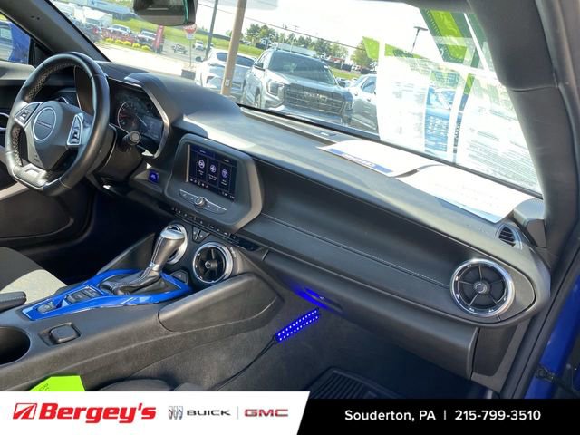 Used 2021 Chevrolet Camaro LT RWD image 31