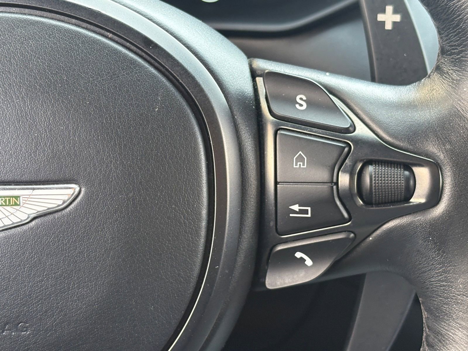 Used 2019 Aston Martin V8 Vantage Coupe RWD image 17