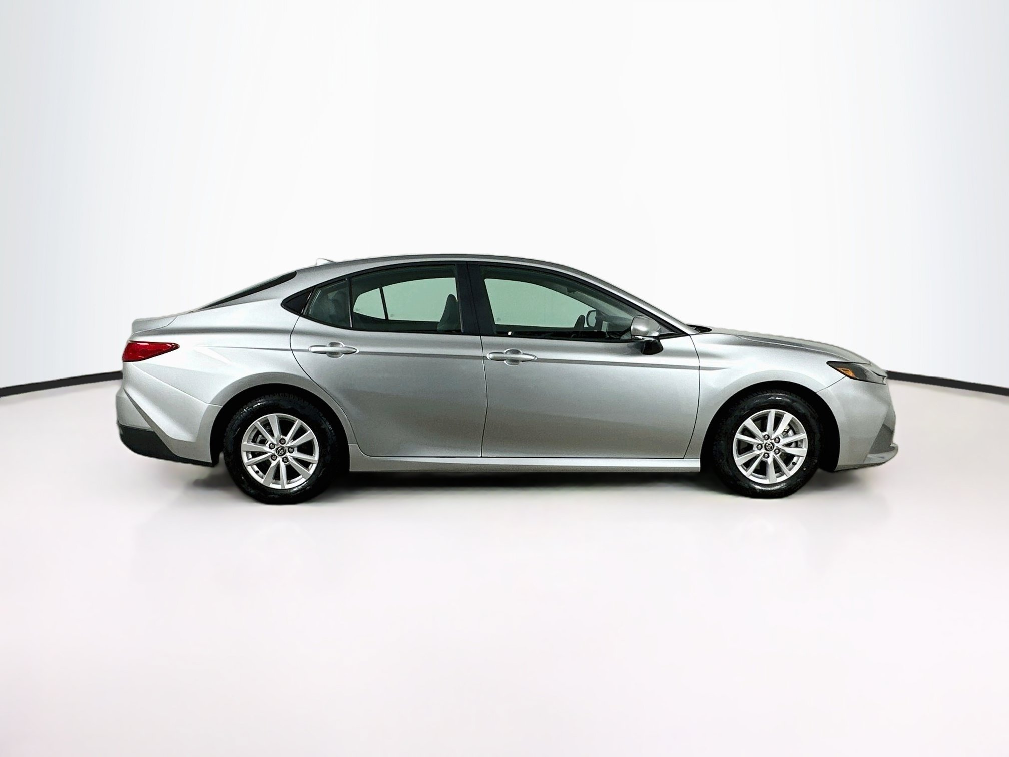 Used 2026 Toyota Camry LE FWD image 10