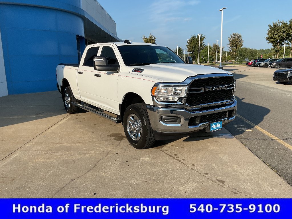 Used 2024 RAM 2500 Tradesman w/ Chrome Appearance Group AWD/4WD image 8