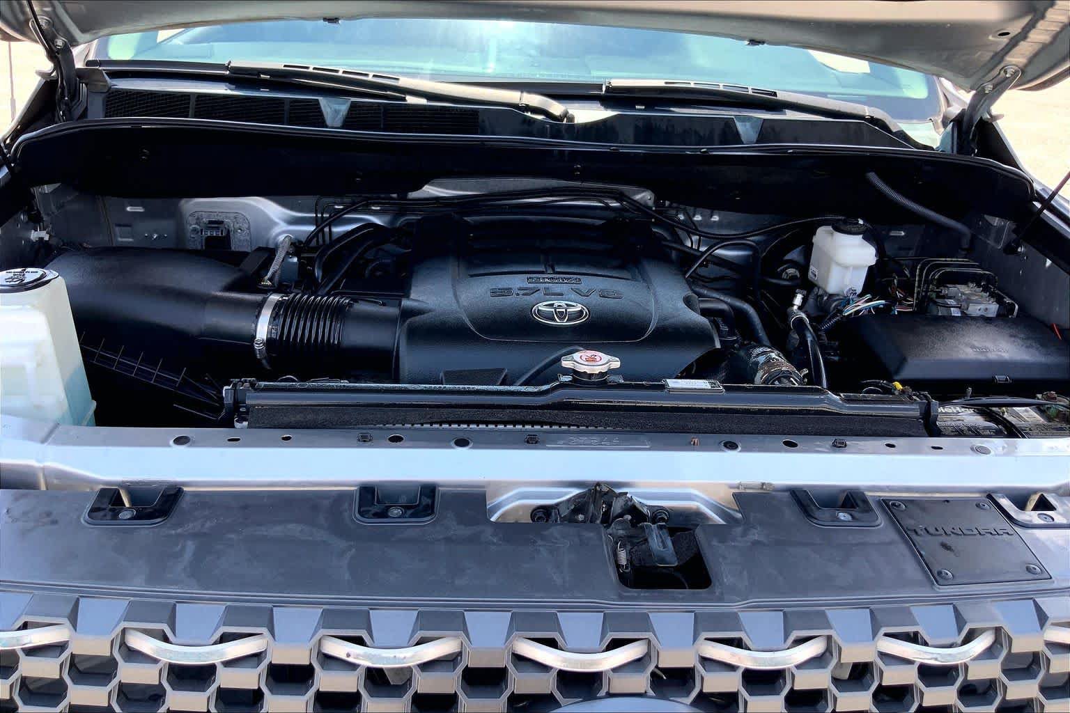 Used 2019 Toyota Tundra SR5 w/ SR5 Upgrade Package AWD/4WD image 31